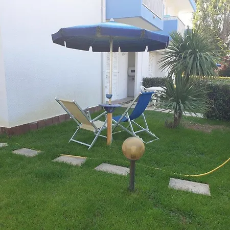 Pinetina Lägenhet Silvi Marina